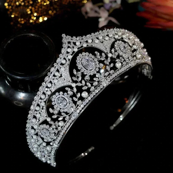 7pc. Tiara Bridal set.  ( Your choice of Necklace Sets ) See last 2 pictures - Picture 8 of 16